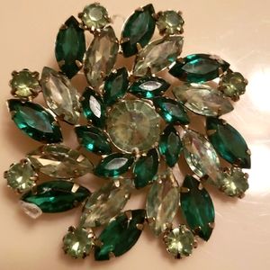 Vintage rhinestone floral design brooch